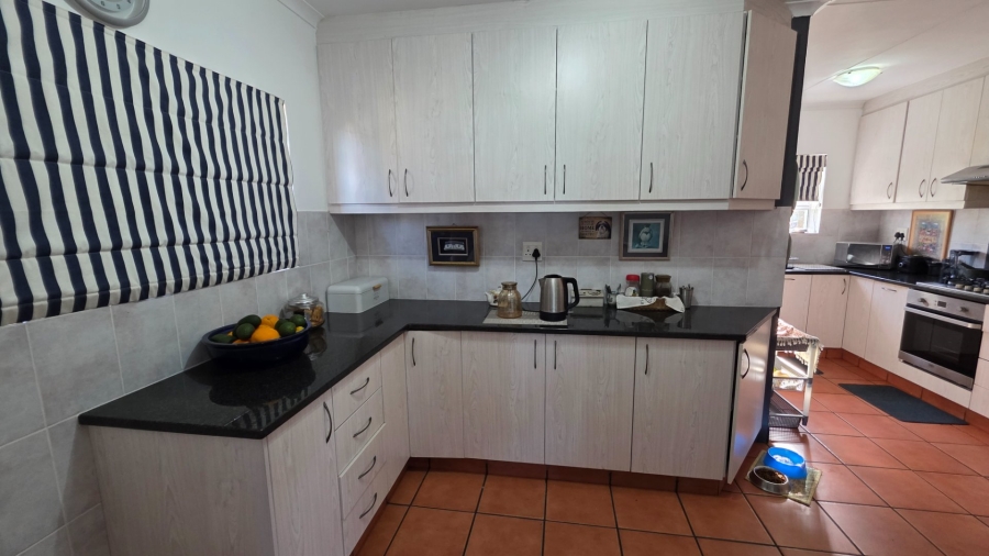 4 Bedroom Property for Sale in Boggomsbaai Western Cape